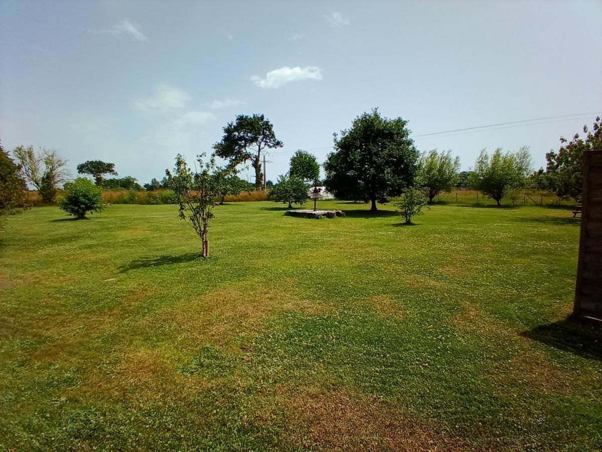 La Ferme d' Emerentine Bacilly Esterno foto